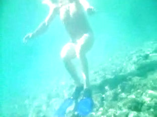 Milf Full Naked Under The Water