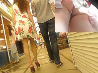 Upskirt Free Video Starring Amateur Woman In The Market