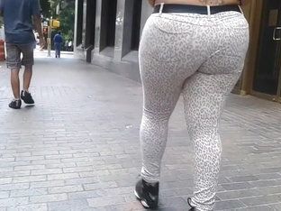 Plump Bottom Going Through The Streets