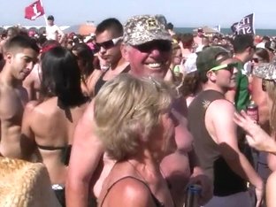 Springbreaklife Video: Texas Beach Party