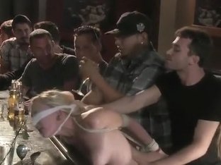 Rylie Richman Gets Fucked In The Bar