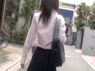 Kinky Following Scene Of Cute Japanese Schoolgirl Receiving Sharking Gift