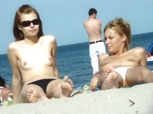 Topless Girls 2