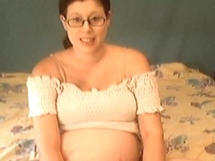 I’m A Pregnant Slut Posing On Webcam