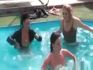 Wam Lesbos Play Wet In The Pool