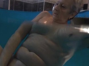 Mature Slut Jitka Masturbates In The Pool