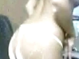 Free Live Webcams Shows A Hot Teen Masturbating