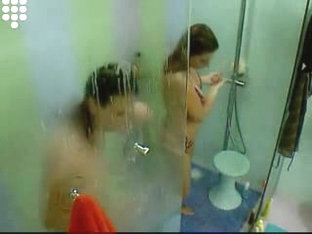 Big Brother Nl 5 - Ladies Nude Shaving In Shower