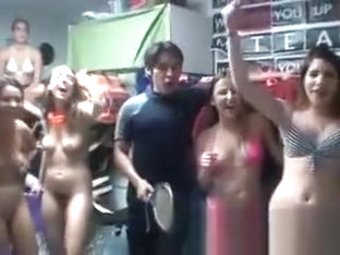 College Girls Getting Oral At Dorm Room Bubble Party