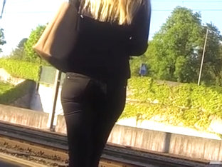 Candid - Blonde Babe With A Nice Ass In Black Jeans