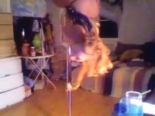 Hot Bunny Dances Before Her Webcam