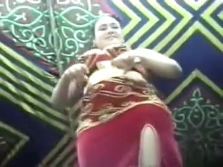 Seductive Arab Belly Dancer Puts On A Great Show For Me