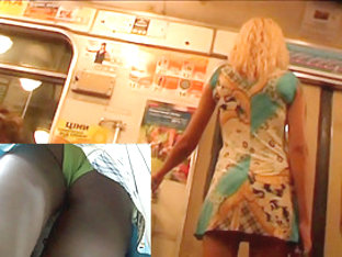Delightful Subway Angel Flashed Her Upskirt