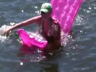 Springbreaklife Video: Girls On The Lake