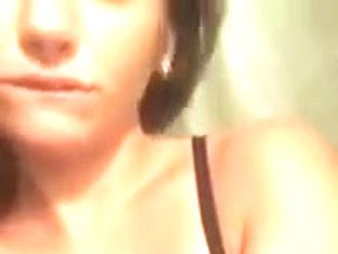 Girl Shows Her Massive Boobs On Periscope