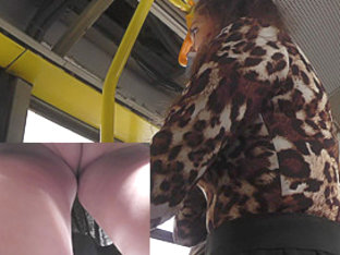 Upkirt View Of The Amateur Woman Caught In Public