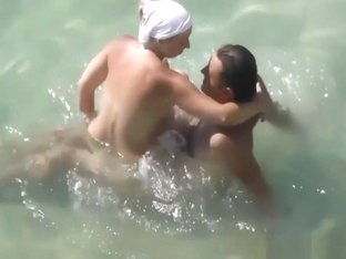 Sex In The Sea Is A Must When On A Vacation