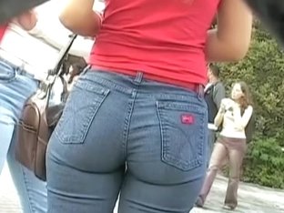 Marvelous Ass Of A Random Passerby Caught On Tape