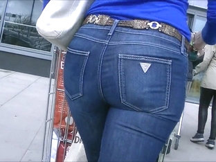 Candid Hot Sexy MILF In Tight Jeans