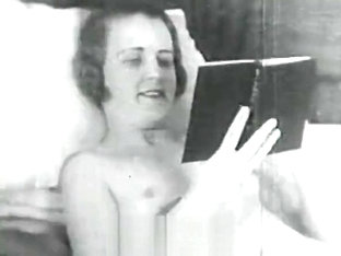 Horny Lesbian Loves Her Big Dildo (1920s Vintage)