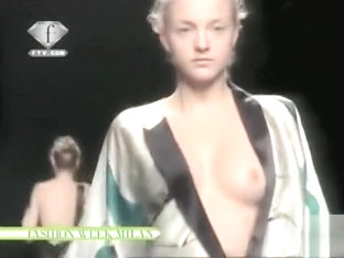 Sexiest Fashion Models Expose Their Slippery Boobies