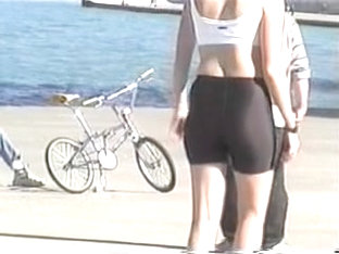 Girl Has Ridden The Bicycle And Showed The Candid Shorts Ass 06zb