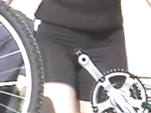 Sexy Bicycle Rider Gives Me The View On Her Candid Ass 06za