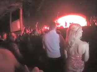 Blowjob In The Middle Of The Concert