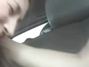 Girlfriend Blows Her Fella In The Car