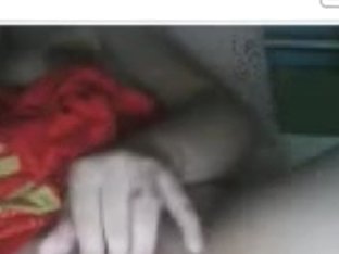 Free Webcam Latin Milfs Fingers Her Sweet Pussy