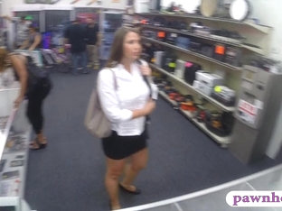 Big Booty Babe Pawns Pussy And Pounded At The Pawnshop