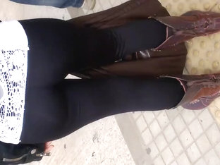Sdruws2 - Delicious Butt In Tight Pants At The Bus Stop