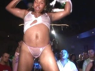 Springbreaklife Video: Girls Night Out - Wet T Contest