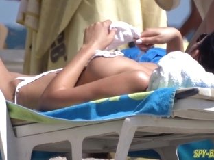Topless Amateurs Voyeur Beach - Candid Bikini Close Up