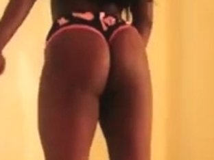 Astounding Ebony Bottom Shaking Up In A Private Show