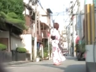 Public Sharking Of A Gorgeous Japanese Woman In A Kimono