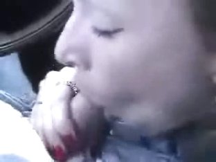 Blonde Does Bj In Car