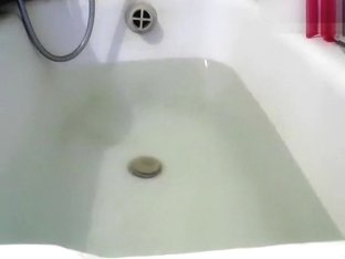 Sladkiirai Sitting In The Bath