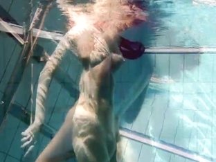 Underwatershow Video: Mia