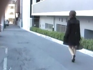 Business Lady With A Juicy Ass Skirt Sharked On The Street