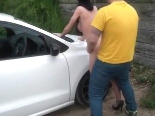 Dude Tapes His Dogging GF Fucking A Stranger Against Their Car