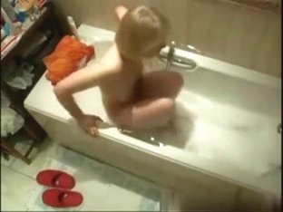 Hot Masturbation In The Bathtub