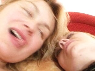 Amateur Milfs Kissing And Licking Pussy Each Other