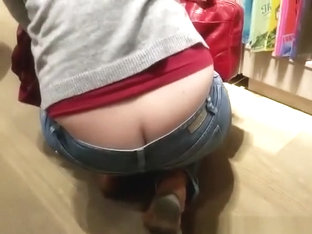 Butt Crack Exposed In Book Store