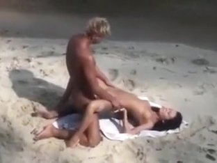 Caught Plowing Girl Gf On The Beach