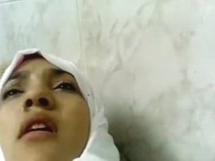 Arab Nurse Drilled In Hospital With Staff