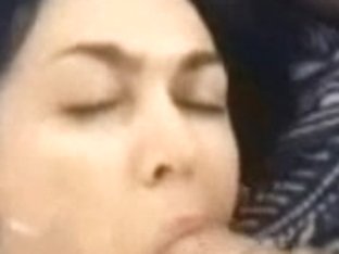 Brunette Gal Gets Her Face Covered In Cum In This Homemade Clip