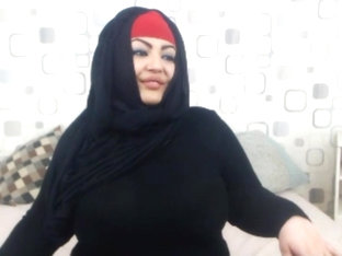Muslim Babe Showing Off The Goods