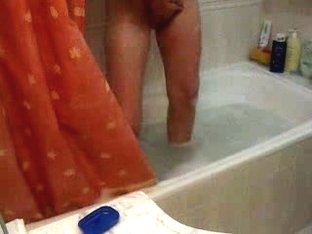 Babe Washes And Pleases Herself