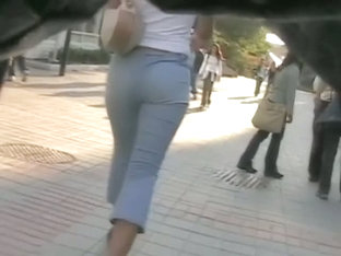 Amateur street candid upskirt video of chubby awesomeness